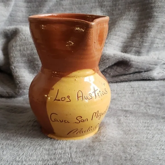 Vintage stoneware 6" pitcher handmade Los Austrias Madrid Spain brown & yellow - Picture 5 of 5